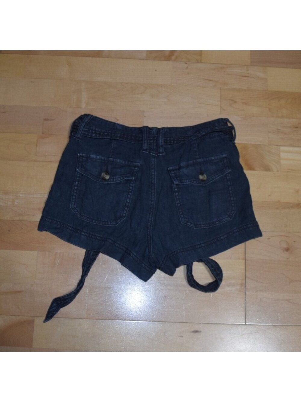 American Eagle Women's Sz 00 High Waist Shorts with Tie Belt